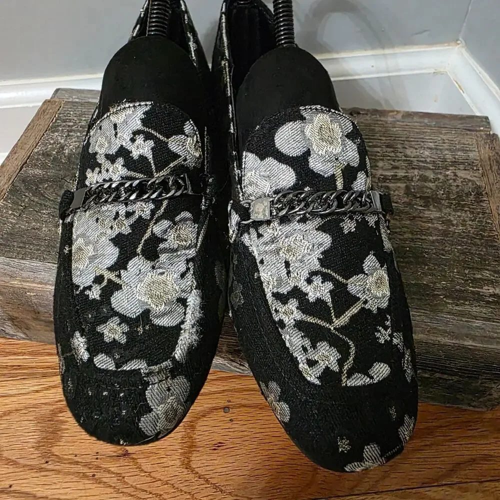 Indigo Rd. Black Floral Brocade Loafers Silver Chain Detail Size 7M